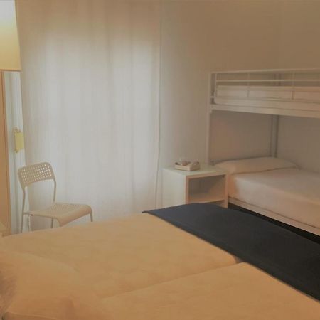Hostal Santa Isabel Madrid Dış mekan fotoğraf