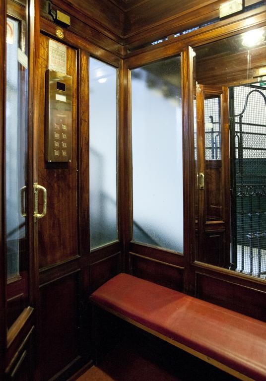 Hostal Santa Isabel Madrid Dış mekan fotoğraf