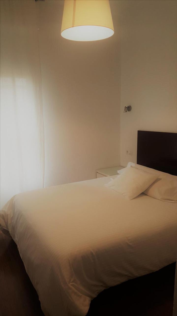 Hostal Santa Isabel Madrid Dış mekan fotoğraf