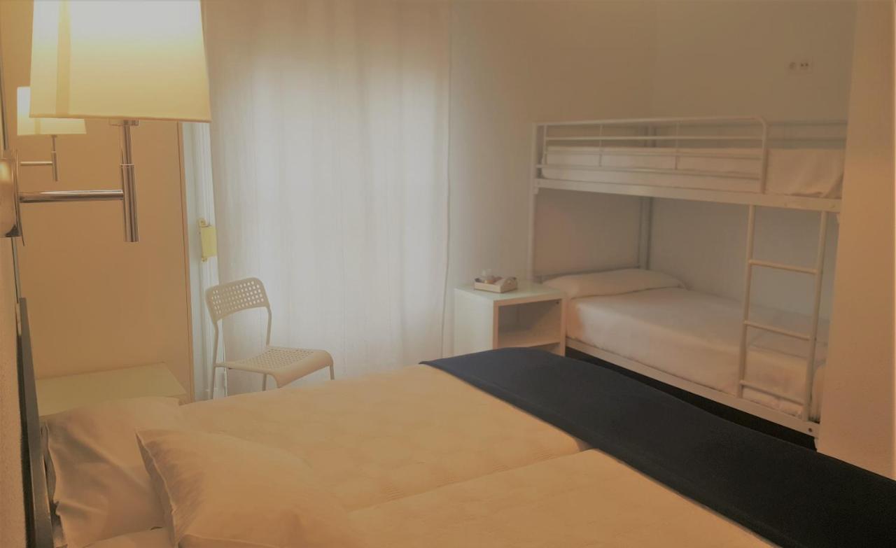 Hostal Santa Isabel Madrid Dış mekan fotoğraf